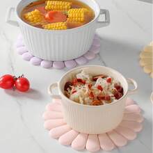 lovely flower 1pc Silicone Heat Resistant Mat, Non-Slip, Suitable For Kitchen Countertop, Ideal For Placing Hot Dishes. Modern Design, Can Hold Pots And Pans. Chic Daisy Pattern Silicone Placemat, Heat-Resistant And Easy To Clean, Can Also Be Used As Coaster And Trivet. - View 2