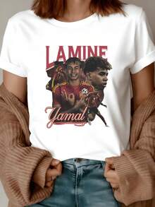 Players In Action Showing Passion For Football With Vibrant Colors That Convey Energy, Strength And Sportsmanship. Women's Casual, Modern, Comfortable T-Shirt For Sports Fans. - 白色 - 查看 1