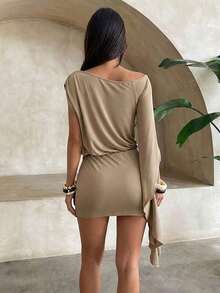 Vestido mini ajustado de manga asimétrica con volantes, estilo bohemio, romántico, de vanguardia, elegante y sexy para vacaciones, nuevo para primavera/verano de mujer - Caqui - Ver 2