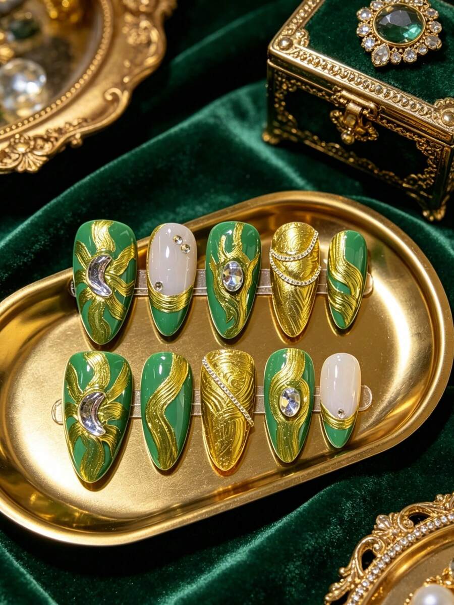 10片装女士奢华美甲贴片，手工制作亚克力假指甲，绿色和金色金属漩涡设计，3D月亮和水钻美甲饰品，光泽长杏仁形，可重复使用，适合婚礼、派对、约会之夜。 - 彩色 - 查看 1