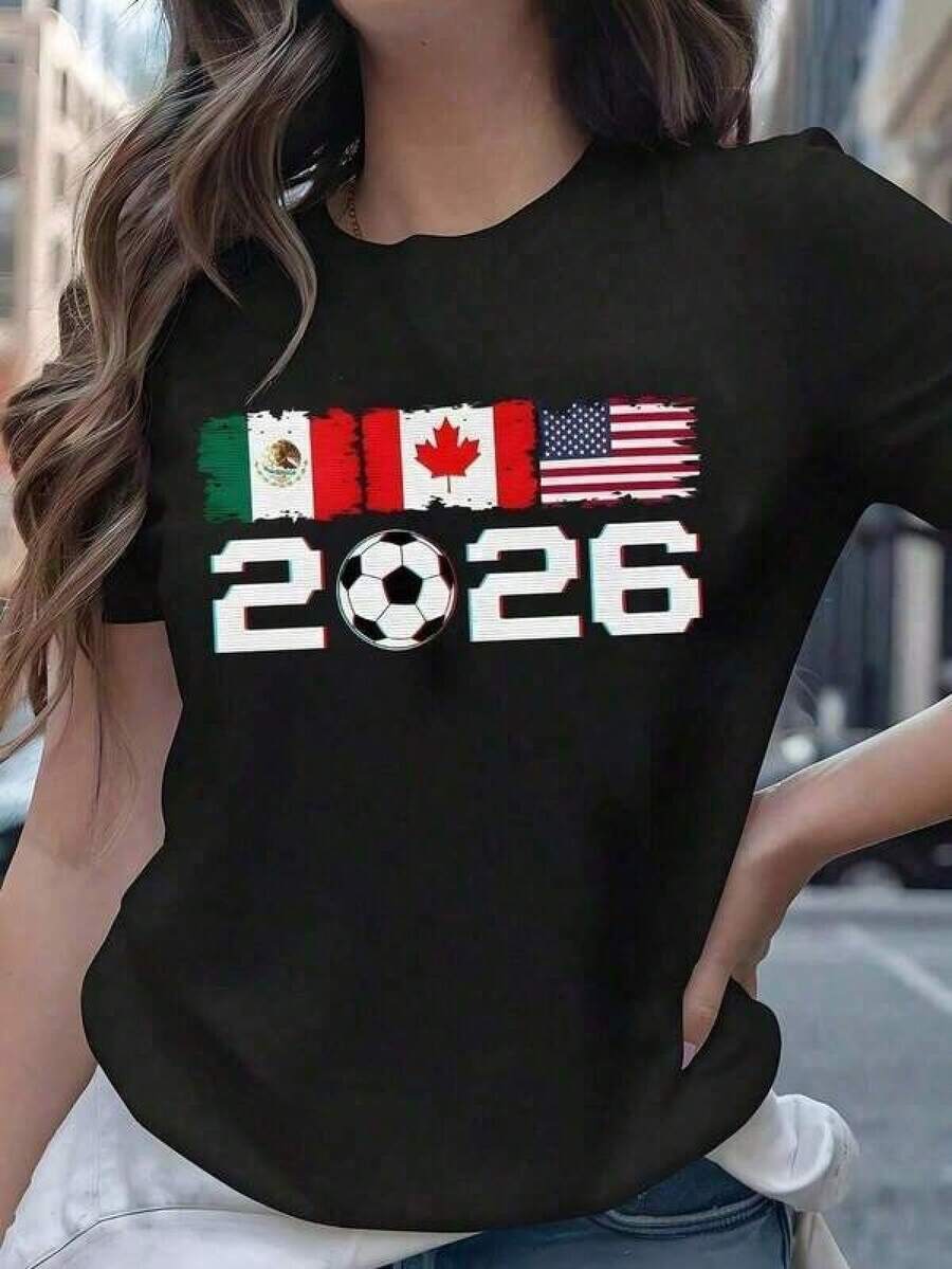 Playera Negra de Mujer de México Canadá USA 2026 con Banderas y Balón, Camiseta Aesthetic de Sedes del Mundial Manga Corta, Top Moderno de Fanático Unidos 2026, Blusa Casual de Moda Deportiva - Negro - Ver 1