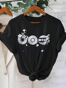 Camiseta unisex de manga corta, diseño de disco de vinilo vintage ￗ Tres discos de vinilo con motivos de flores de cerezo dispuestos para formar la forma de "OOO", combinados con ramas de cerezo a ambos lados, con pétalos dispersos que añaden una sensación de...Printed Pattern T-shirt - Women's Casual Crew Neckplayeras hombre,spiderman,, mujer,romwe men,boho chic,maestras regalos,camiseta para mujerconjuntos curvy para mu,y2k, - Negro - Ver 6