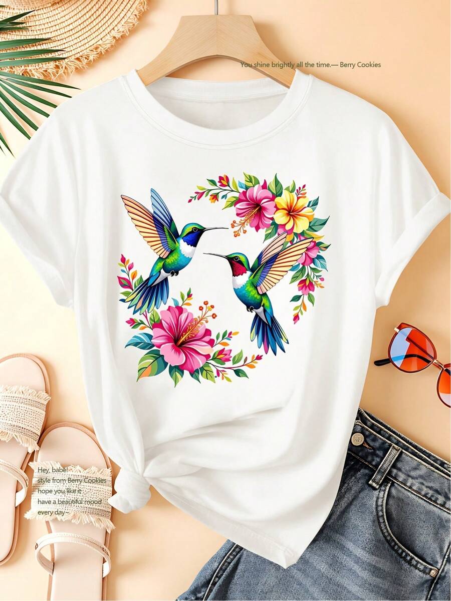 Soft And Comfortable Cotton Short-Sleeved T-Shirt With A Round Neck, Featuring A Stylish Double Hummingbird Floral Print. Suitable For Women In Various Sizes, Perfect For Spring, Summer, And Autumn, With A Casual And Sporty Style. KGMP - 白色 - 查看 1