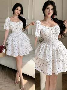 Vestido mini con cuello cuadrado, mangas con volantes, cintura ceñida y bajo con volantes, con estampado floral diminuto. Favorecedora y juvenil para citas, vacaciones, estilo dulce y picante - Blanco - Ver 1