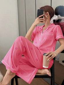 Conjunto de pijama para mujer con estampado de lazo a rayas en rosa, de manga corta y cuello solapa - Rosa Fucsia - Ver 2