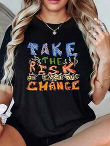 Frase colorida que inspira valentía y decisión con letras artísticas que simbolizan superar miedos y aprovechar oportunidades camiseta para mujer 100% algodón cómoda y moderna - Negro - Ver 2