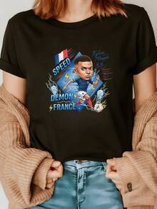 French Flag With Blue Lightning Bolts And A Cartoonish Running Player Represents Power, Energy, Speed, And Sporting Passion. A Comfortable, Modern Women's Casual T-Shirt, Ideal For Football Fans. - 黑色 - 查看 8