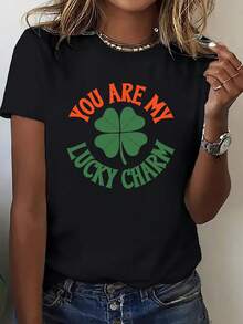 Soft Women's St. Patrick's Day Printed Short-Sleeve T-Shirt, Part Of The St. Patrick's Day Collection. This Urban-Style Women's Short-Sleeve T-Shirt Features A Crew Neck And A Shamrock-Themed Text Print. It's A Loose And Eye-Catching Piece For Everyday Wear. Comfortable Spring And Summer Basic, Printed Short-Sleeve T-Shirt For Outdoor Activities, Unisex. Couple T-Shirts, Matching Parent-Child Sets, Family Wear, New Arrivals, Stylish Short-Sleeve T-Shirts, Perfect For Gifting - 100% Cotton, Breathable, For Casual Everyday Wear. - 黑色 - 查看 1