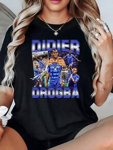 Celebrating The Passion For Football, This Women's Casual T-Shirt Features Figures Inspired By The Energy Of Players In Moments Of Victory, With Vibrant Colors And A Metallic Effect. It's A Modern Design, Perfect For Sports Fans. - 黑色 - 查看 8
