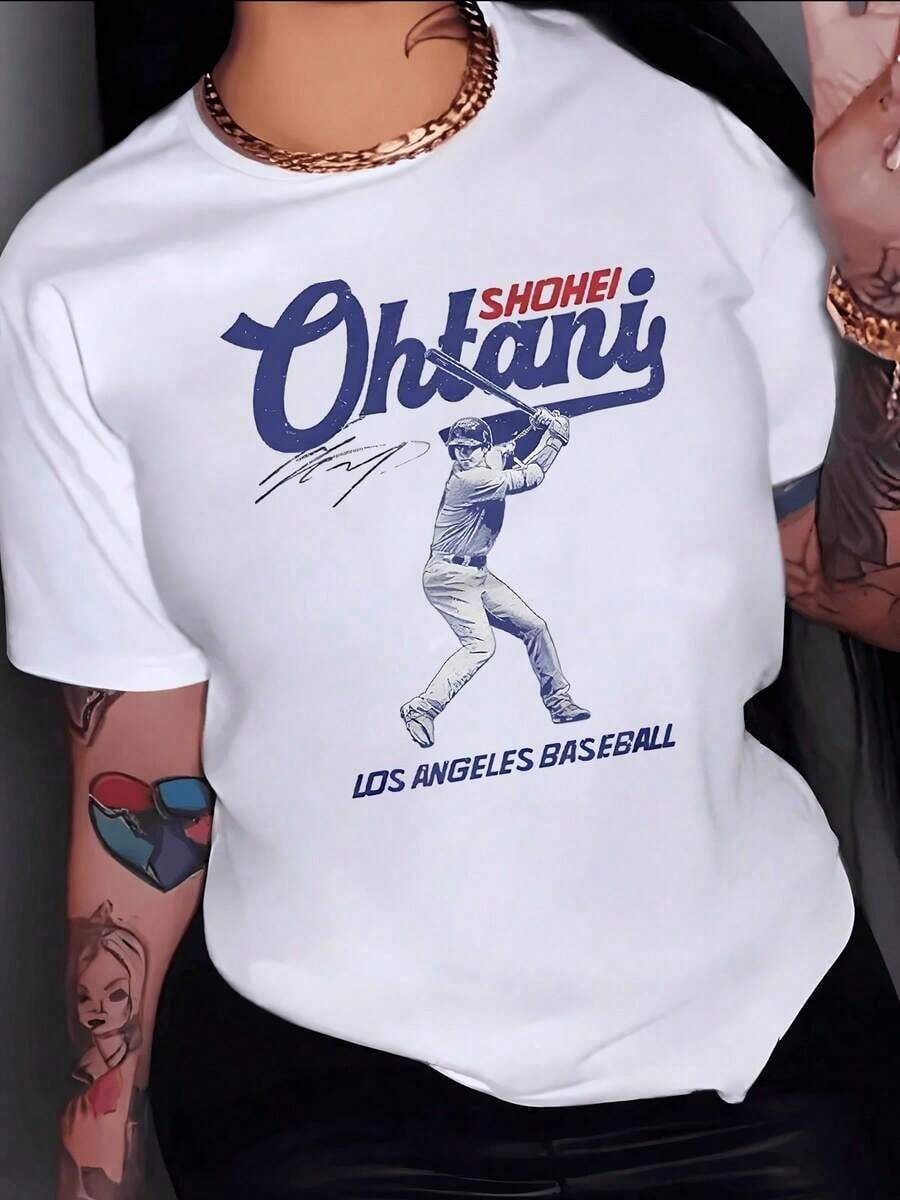 Gráfico que muestra a un jugador de béisbol en pleno swing simbolizando fuerza y determinación para perseguir los sueños con pasión camia de mujer 100% algodón cómoda y moderna Ideal para regalar. Camisetas para mujer, camisetas para hombre, camisas > Elegantes. Estilo bohemio. Blusas suaves, transpirables y cómodas para mujer, ideales para primavera, verano y otoño, perfectas para vacaciones, viajes y uso diario, y para ver partidos. - Blanco - Ver 1