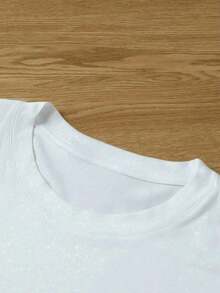 Nueva llegada 2026: Camiseta de manga corta de moda, diseño de nicho de verano, top holgado de talla grande. Camiseta 100% algodón puro, gruesa, en blanco y negro, con diseño gráfico y estampado de letras a la moda, estilo unisex de manga corta. Nueva colección para primavera, verano y otoño, transpirable y cómoda, estilo minimalista y versátil de ropa urbana, conjunto a juego para parejas. - Blanco - Ver 3