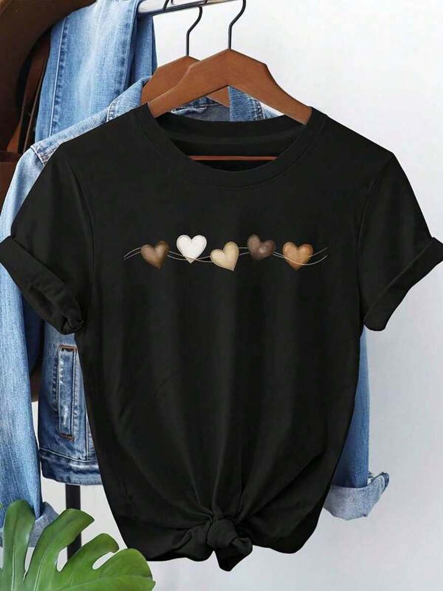 Conjunto personalizado para un ambiente acogedor y relajante: Camiseta de moda casual para mujer de talla grande con estampado de corazones y cuello redondo para primavera-verano.