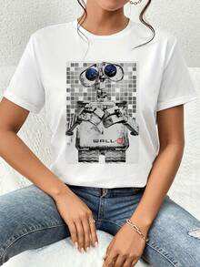 Imagen de un adorable robot con ojos que reflejan el universo simbolizando curiosidad tecnológica y amor por la exploración camiseta de mujer  casual cómoda ideal para uso diario moderna y suave - Blanco - Ver 6