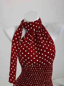 Blusa con cuello de halter, espalda descubierta, cintura ceñida y bajo asimétrico con lunares en blanco y negro.Elegante para ir al trabajo, vacaciones, playa, casual, citas.Versátil para mujeres en verano - Burdeos - Ver 4