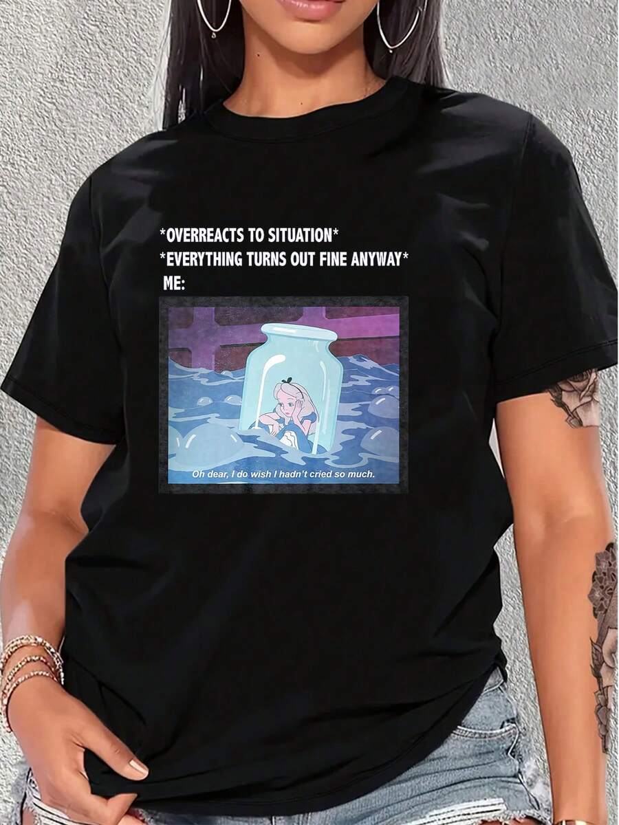 A Humorous Illustration Depicting A Young Woman Trapped Inside A Jar Floating In Water, Expressing A Mixture Of Sadness And Ironic Humor About Emotions; A Comfortable And Breathable Casual Women's T-Shirt - 黑色 - 查看 1
