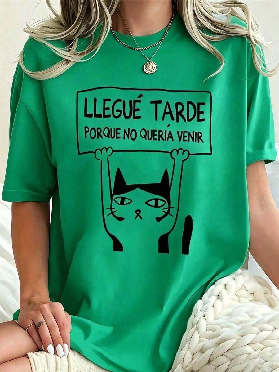 White T-Shirt With Funny Phrase "I WAS LATE BECAUSE I DIDN'T WANT TO COME" And Cat, Sarcastic Humor T-Shirt In Spanish Print, Oversized Loose Aesthetic Casual Blouse For Women - Vintage Street Style Unisex Cotton Short Sleeve Crew Neck T-Shirt - 綠色的 - 查看 1
