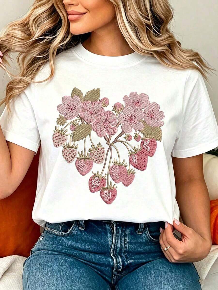 Short Sleeves. Women's Short-Sleeved White T-Shirt With A Gradient Print Of Pink Flowers And Strawberries Forming A Heart-Shaped Crown, Combined In Shades Of Pink And Brown For A Fresh And Sweet, Nature-Inspired Style, Ideal For A Casual And Versatile Everyday Look. Leisure - 白色 - 查看 1