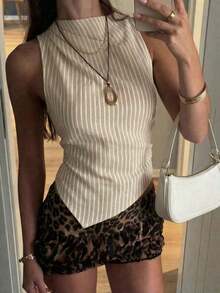 Blusa de satén con cuello plisado, sin mangas, elegante y minimalista para oficina, con dobladillo puntiagudo - Caqui - Ver 10