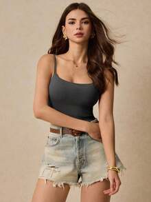 Camiseta de tirantes delgados de un solo color para mujer, simple y de moda para el verano - Gris Oscuro - Ver 6
