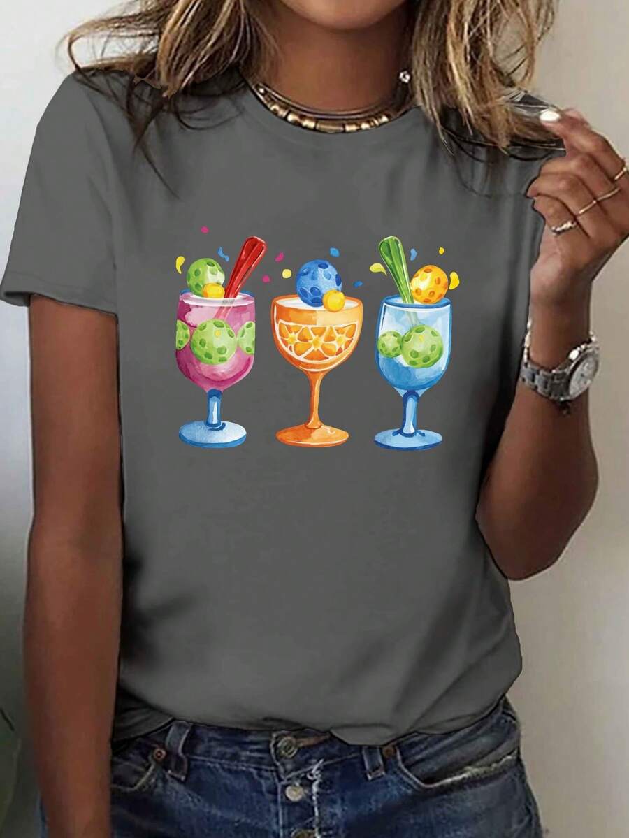 Camiseta con Ilustración de Cócteles Temáticos de Pickleball, Manga Corta y Cuello Redondo, Top Casual para Verano y Primavera, Ropa de Mujer - Gris Oscuro - Ver 1