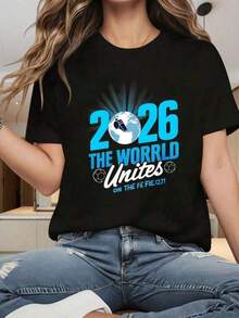Camisetas de mujer con cuello redondo y mangas cortas tienen interesantes estampados. 2026 El Mundo Se Une En El Campo Camiseta de Fútbol Para Hombres y Mujeres Negra Casual Deportiva con Estampado Gráfico Ropa de Fanáticos de la Copa Mundial 2026 Adecuada Para Fiestas de Navidad, Actividades Deportivas, Fiestas de Vacaciones, Salidas, Deportes y Otros Regalos Festivos (220g). - Negro - Ver 2