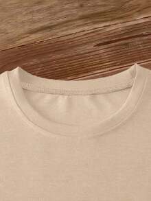 Women's Short-Sleeved T-Shirt With A "Happy Mother's Day" Floral Print, Round Neck, Machine Washable, Soft To The Touch, Breathable, And Suitable For Spring, Summer, And Fall. Warm, Personalized, Casual, Easy To Match, And Perfect For Everyday Wear. Available In Sizes S-XXL. Suitable For Mother's Day Celebrations, Family Outings, And Other Occasions. - 杏色 - 查看 4