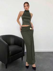 Top de satén sin espalda con cuello alto para mujer, ideal para fiestas - Verde militar - Ver 3