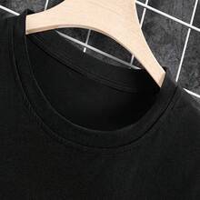Camiseta Clásica para Mujer con la Divertida Frase en Español de la Abuela: "Tengo Tanto Tiempo Mama y Abuela" con Diseño de Corona Floral, Cuello Redondo y Manga Corta LUKC - Negro - Ver 6