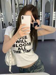 Camiseta de manga corta con estampado de letras estilo retro americano, diseño minimalista, corte ajustado, top casual adecuado para el verano, color blanco, estilo casual. - Blanco - Ver 7