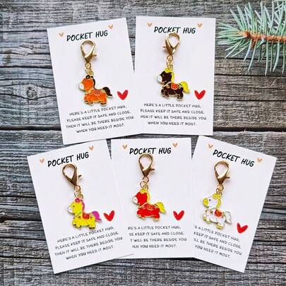 5pcs Interesting Little Chinese Style Fuma Pendant Keychain With Inspirational Hug Card - Please Carry This Card With You Wherever You Go, I Will Be With You, This Is A Warm Encouragement Gift, Providing Comfort Cards For People Who Feel Anxious