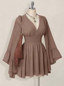 Vestido corto elegante de manga larga con cuello en V y cintura ceñida de unicolor para mujer - Caqui - Ver 3