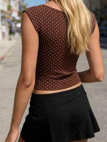 Camisetas de tirantes de verano para mujer, chaleco sin mangas con cuello en V y estampado de lunares, blusa ajustada para fiestas. - Café integral - Ver 7