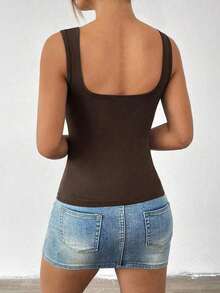 Camiseta sin mangas ajustada de unicolor con cuello cuadrado para mujer , Chaleco de unicolor minimalista y retro, Camiseta de punto sin espalda de moda de verano, Versátil y casual, Adecuado para el trabajo y el transporte - Marrón - Ver 2
