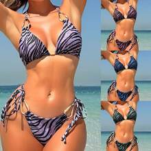 Nuevo bikini de dos piezas sin tirantes con estampado de cebra y accesorios metálicos sexys. - Rojo ciruela - Ver 2
