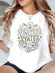 Águila con escudo sobre la palabra United States 2026 rodeada de estrellas y balón que simboliza espíritu deportivo y unión internacional llena de energía patriótica inspirada en la pasión por el fútbol camiseta de mujer - Negro - Ver 1