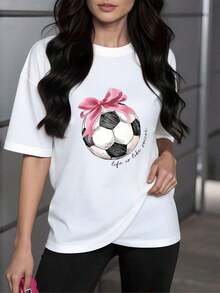 Soccer Ball With Pink Ribbon Symbolizing The Passion And Strength Of The Game Fused With Feminine Sweetness. Modern, Casual, Comfortable, And Versatile Women's T-Shirt. - 白色 - 查看 8