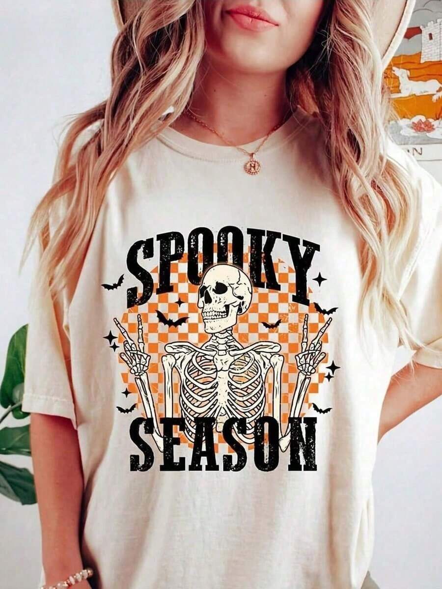 Sudadera de temporada espeluznante, camiseta retro espeluznante, camiseta de Halloween espeluznante, camiseta de Halloween, camiseta con ambiente otoñal, camiseta acogedora de temporada, regalo de Halloween. jpgunisex de la de algodón puro de alta densidad de Confeccionada con algodón puro de alta densidad de 1345 g. Camiseta clásica de algodón puro, unisex: la camiseta que siempre has necesitado. Apta para todos, independientemente del género. Tejido duradero y de alta calidad, apto para todo tipo de costura, suave al tacto y de larga duración. Transpirable. Ideal para usar en primavera, verano, otoño e invierno. Perfecta para vacaciones. - Blanco - Ver 1