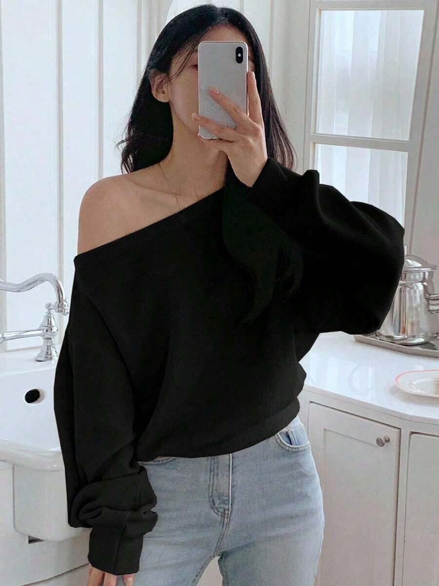 Camiseta de manga larga de ajuste holgado y unicolor con hombros descubiertos para mujer - Negro - Ver 1