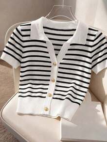 Top de punto para mujer, casual y versátil, con cuello y manga corta, con una hebilla metálica única, perfecto para el verano, salidas, playa, primavera y vacaciones.También es adecuado para ropa casual de verano, prendas de punto, prendas de punto a rayas y ropa de trabajo.Ropa para la temporada de graduación, ropa casual y moderna para ir al trabajo, ropa de oficina, ropa casual versátil y elegante para el día a día, atuendo profesional urbano para maestros, suéteres de manga corta, lindos cárdigans de manga corta, blusas lindas para mujer. - Blanco y Negro - Ver 7