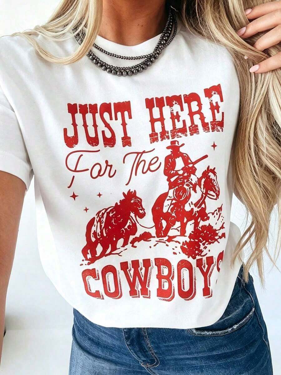 ropa de mujer, Estampado de Rodeo Occidental, Diseño de Vaquero Rojo "Just Here For The Cowboys", Estilo Vintage, Camiseta Curvy de Manga Corta 100% Algodón, Camisetas Gráficas para Mujer, Tops de Verano, Camisas de Mujer - Blanco - Ver 1