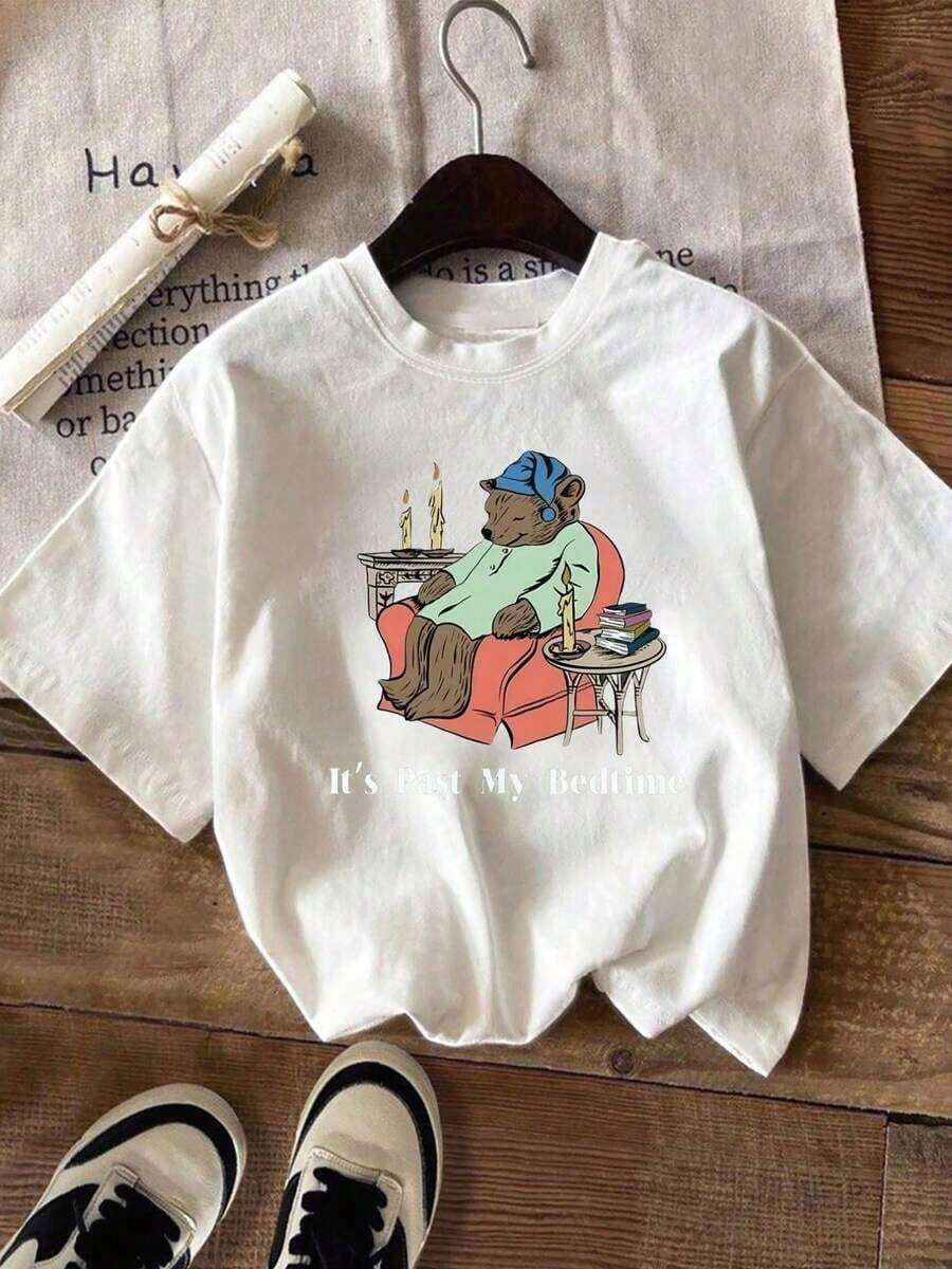 Camiseta Holgada Sencilla Mujer Estilo Moderno Camiseta Gráfica para Mujer con Diseño de Oso y "Es Hora de Dormir" - Tela Suave y Transpirable, Cuello Redondo, Manga Corta, Diseño de Oso de Dibujos Animados, Perfecta para Primavera, Verano y Otoño, Ropa Casual y para Vacaciones, Lavable a Máquina, Camiseta para Uso Diario| Playful Graphic Tee regalos para mamá regalo madre blusas para dama casuales boho chic Camiseta Mujer Estampado Gráfico Verano 2026 - Blanco - Ver 1