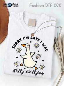 Camiseta con estampado de pato, elegante y hermosa, de manga corta casual, top de mujer con diseño de dibujos animados, diseño de texto divertido "Lo siento, me retrasé, estaba retrasándome", ropa de verano moderna y a la moda, estilo relajado y con humor, adornos florales múltiples, adecuada para salidas diarias y reuniones, fresca, sencilla y versátil. - Blanco - Ver 1