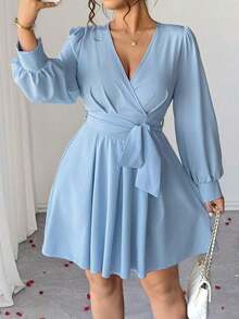 Vestido elegante de manga larga con cuello en V, cintura con lazo y falda acampanada para mujer de talla grande - Azul - Ver 4