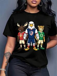 Playera con las tres mascotas del Mundial 2026: alce, águila y jaguar con uniformes futboleros, ideal para hinchas. - Negro - Ver 5