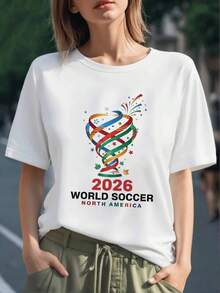 Copa colorida con cintas entrelazadas que simbolizan unión cultural y espíritu festivo del torneo 2026 en Norteamérica camiseta de mujer 100% algodón cómoda y moderna - Negro - Ver 1
