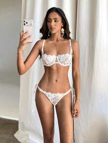 Set de 2 piezas de lencería compuesto por sujetador y pantie con bordado floral y tela de malla para mujeres - Blanco - Ver 9