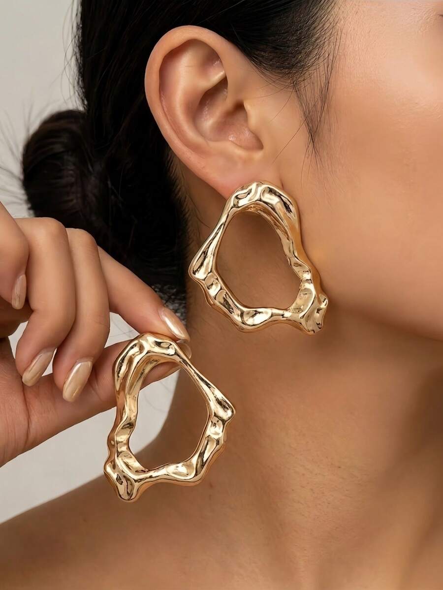 1 Pair Vintage Elegant Asymmetrical Geometric Earrings, Hollow Crinkle Design Unique Earrings For Women - Gold - View 1