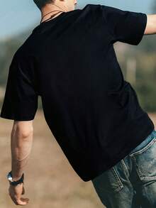Unisex 180G Cotton T-Shirt With Black And White Abstract Figure Print, Summer 2025, Round Neck, Short Sleeve, Loose Fit, Comfortable, Fashionable, Breathable, Sweat-Absorbent, For Sports, Daily And Casual Wear - 黑色 - 查看 2