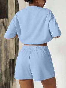 informal de 2 piezas de camiseta de manga corta con cuello redondo y estampado de letras, y shorts para mujer - Azul - Ver 2