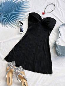 Vestido corto de mujer con textura de onda de punto blanco para resort, con escote bandeau, corte en la cintura, y bajo en línea A. Apropiado para fiestas, citas, té de la tarde, playa, verano y festivales musicales - Negro - Ver 6